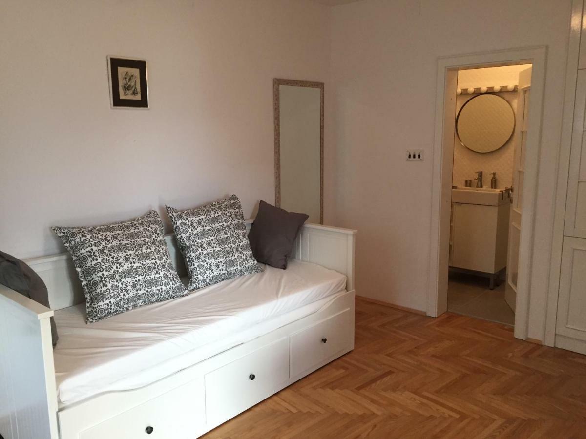 Apartments Papalinna 2 By Moro Krk Town Exterior photo